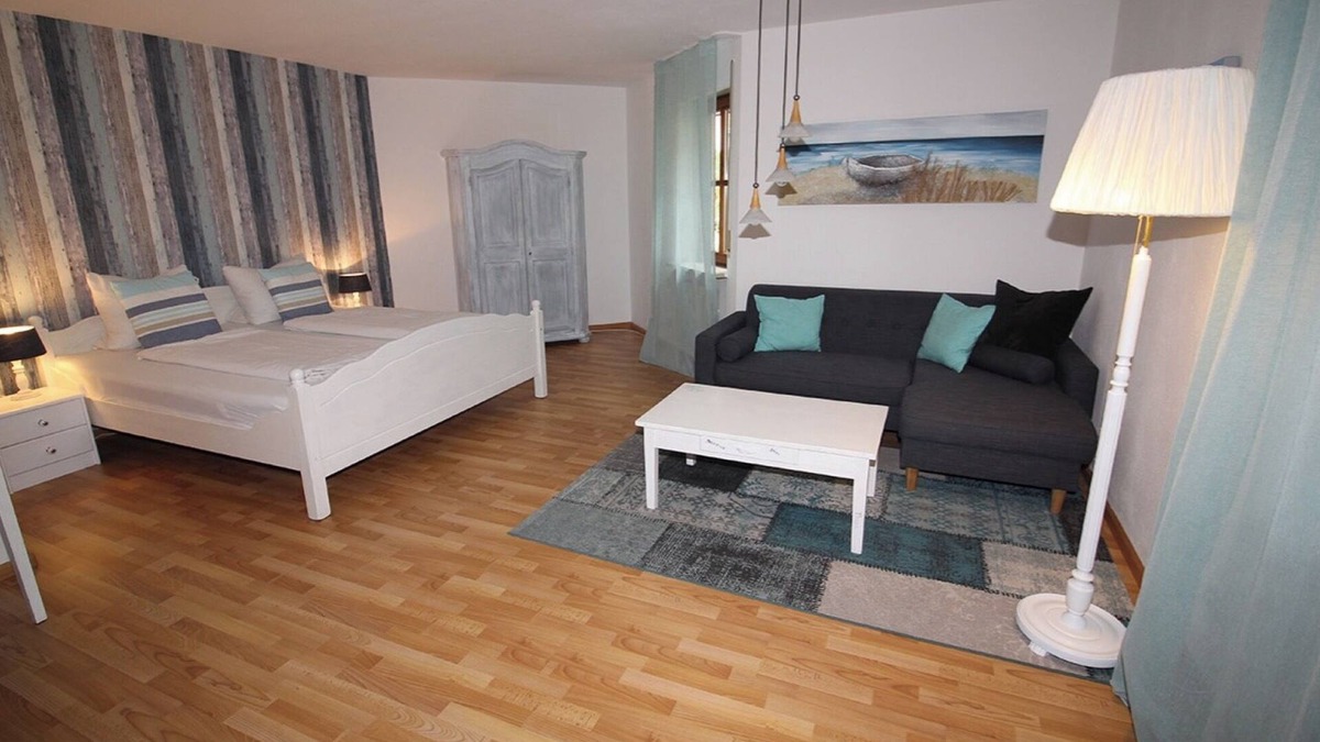 Bad Krozingen Apartment | Studio Apartment '1 Zimmer Appartement 8' with Balcony and Wi-Fi