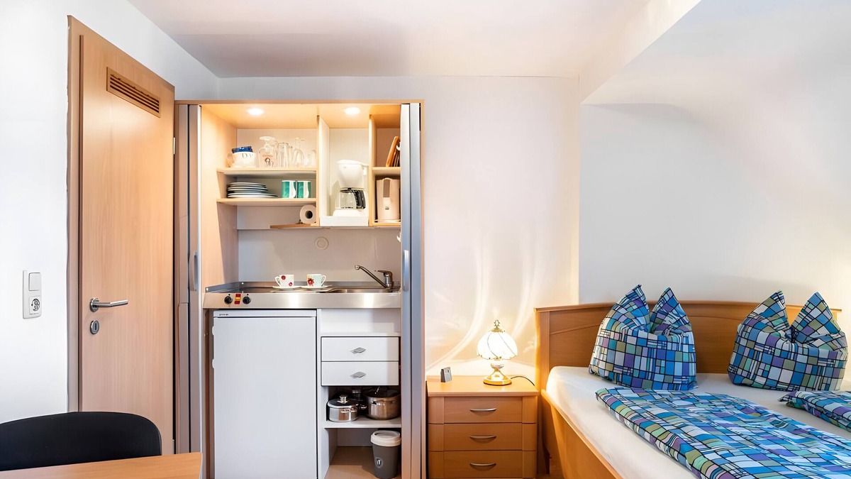 Gersfeld Apartment | Studio Apartment 'Haus Edith Zimmer' with Mountain View, Shared Garden and Wi-Fi