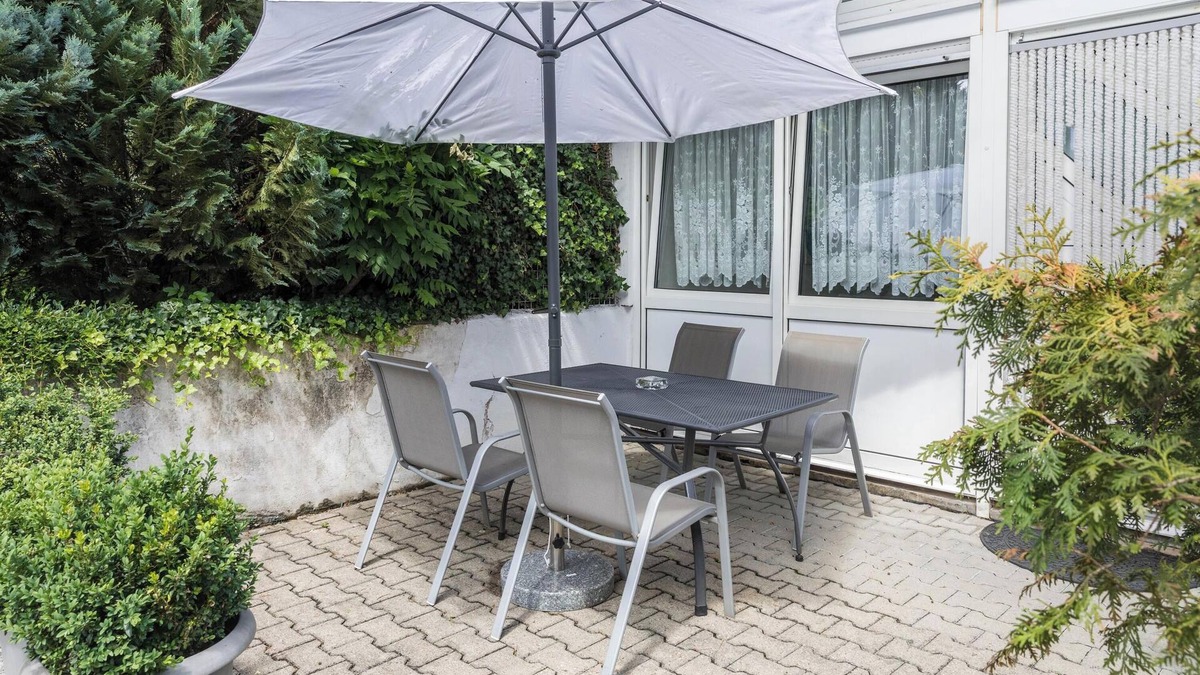 Oberteuringen Apartment | Studio Apartment “Eg Links” near Lake Constance with Wi-Fi & Terrace