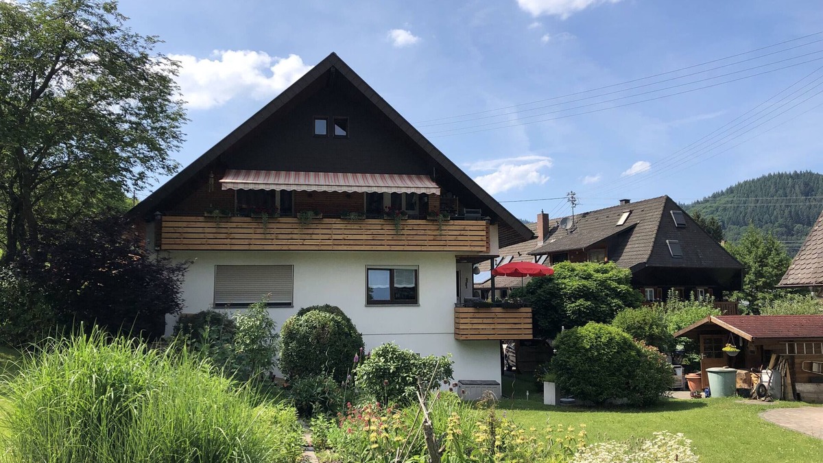 Untermunstertal Apartment | Studio Apartment 'Ferienwohnung Sägegasse, Typ A' with Shared Terrace, Shared Garden and Wi-Fi
