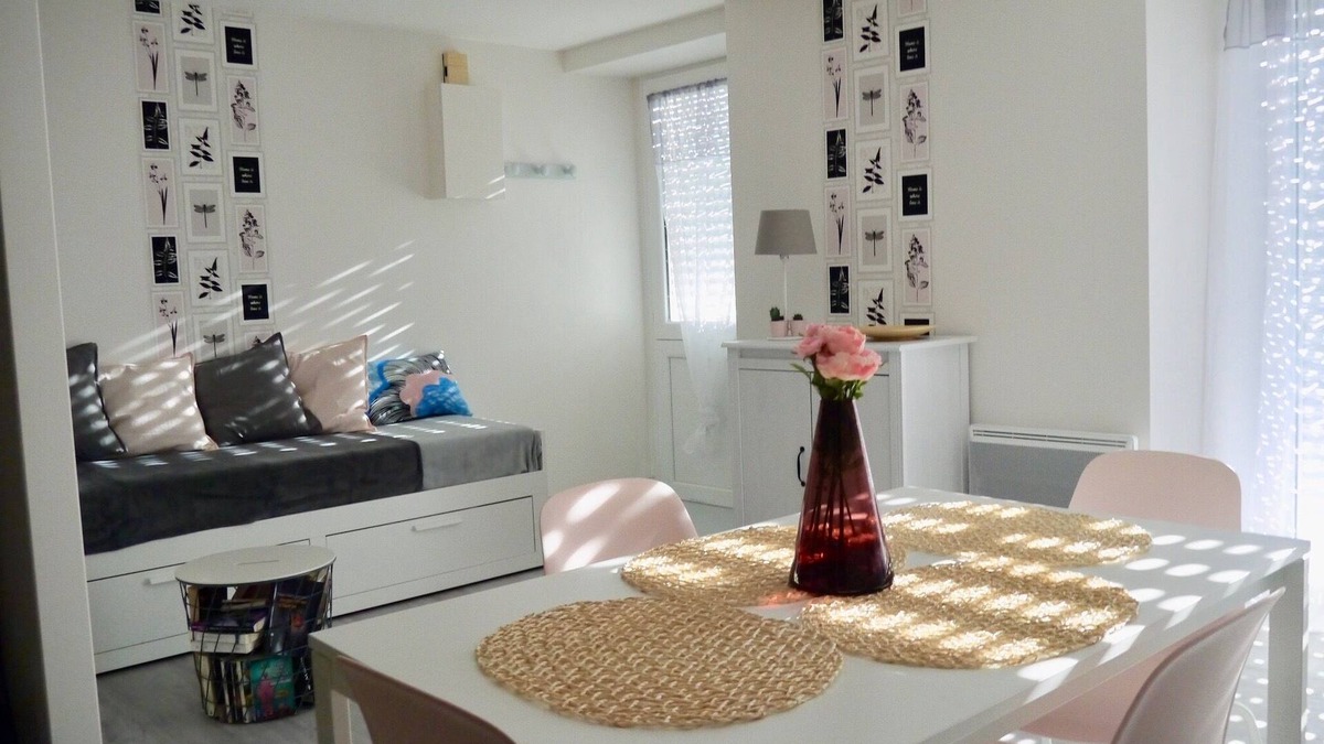 Arzon Apartment | Studio apartment for 2-8 people with terrace and garden