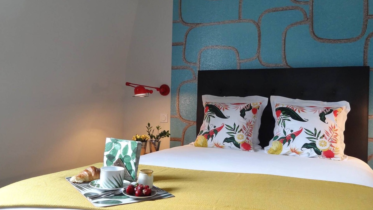 Saint-Serge Apartment | Studio Apartment