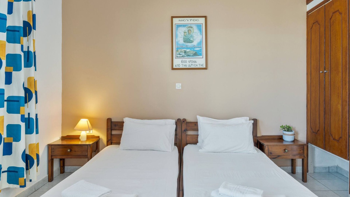 Paloi Apartment | Studio Apartment 'Frantzis 6' with Sea View, Wi-Fi and Air Conditioning