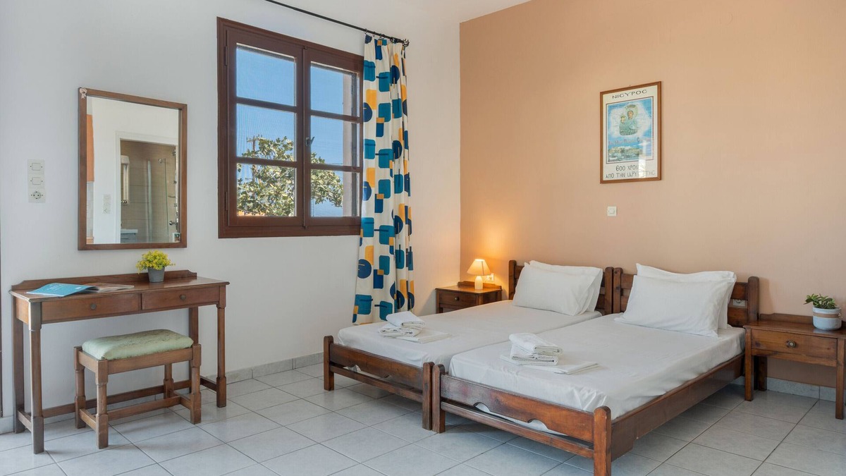 Paloi Apartment | Studio Apartment 'Frantzis 3' with Sea View, Wi-Fi and Air Conditioning