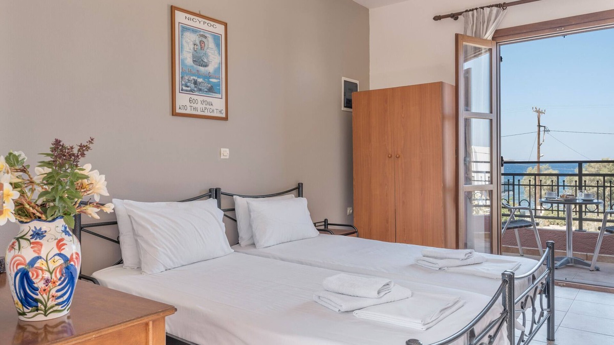 Paloi Apartment | Studio Apartment 'Frantzis 5' with Sea View, Wi-Fi and Air Conditioning