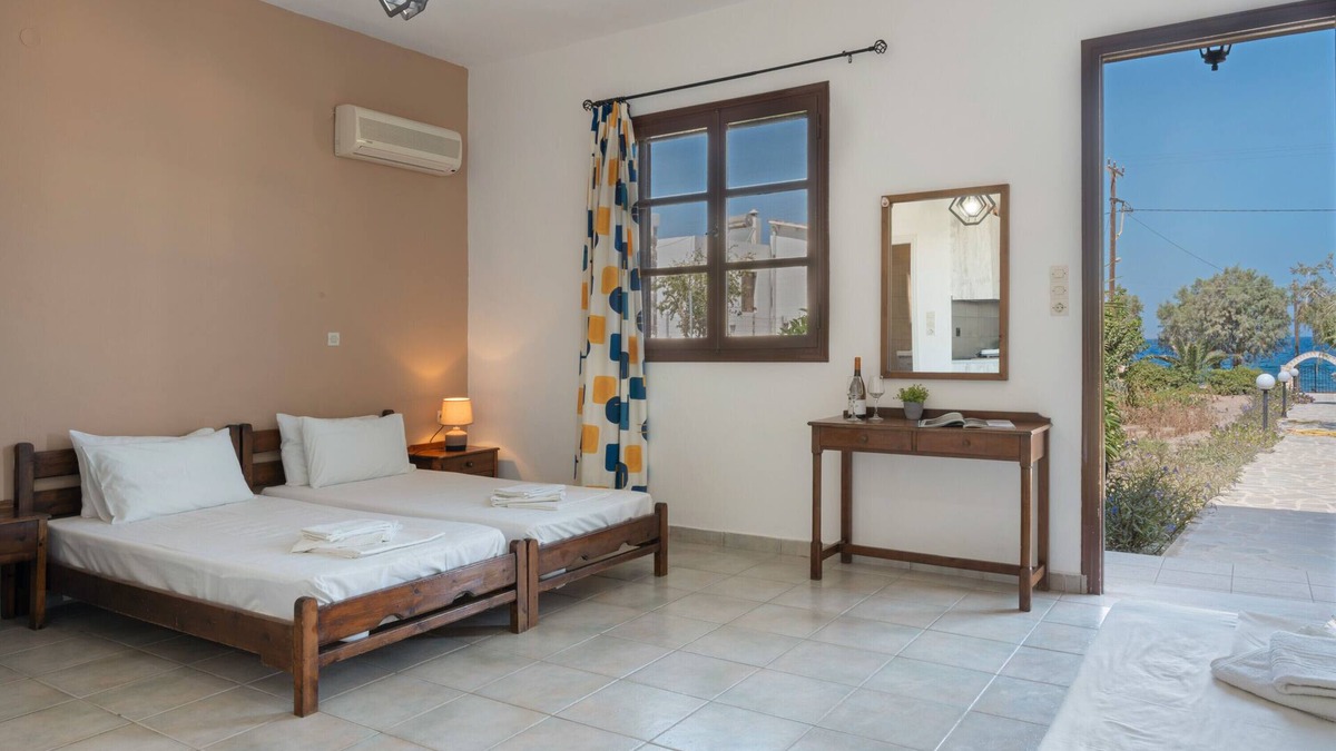 Paloi Apartment | Studio Apartment 'Frantzis 1' with Sea View, Wi-Fi and Air Conditioning