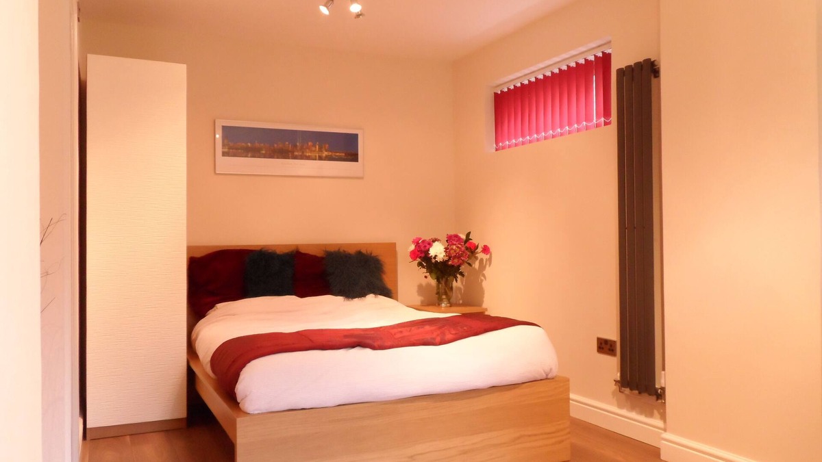 Newmarket Apartment | Studio apartment ideal for work or leisure stays. Near Newmarket and Cambridge.