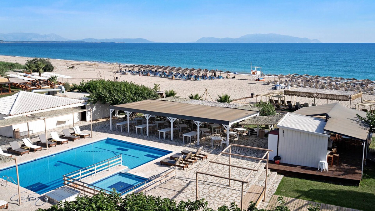 Pidima Kyras Apartment | Studio Apartment 'Iguana 15' with Sea View, Wi-Fi and Air Conditioning