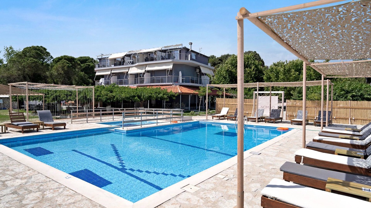 Pidima Kyras Apartment | Studio Apartment 'Iguana 10' with Shared Pool, Wi-Fi and Air Conditioning