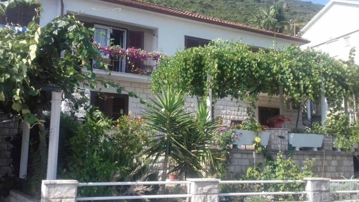 Trpanj Apartment | Studio apartment in Trpanj with Terrace, Air condition, WIFI, Washing machine (4199-5)