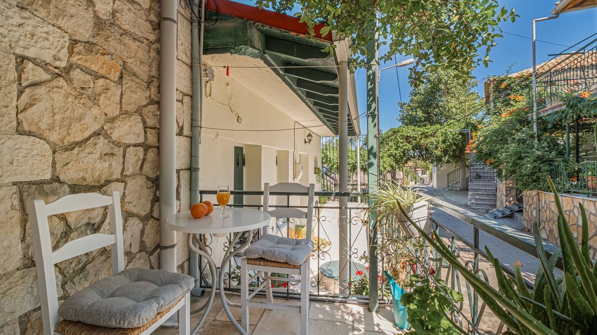 Drimonas Apartment | Studio Apartment 'Kerkis Mountain View' with Mountain View, Wi-Fi and Air Conditioning