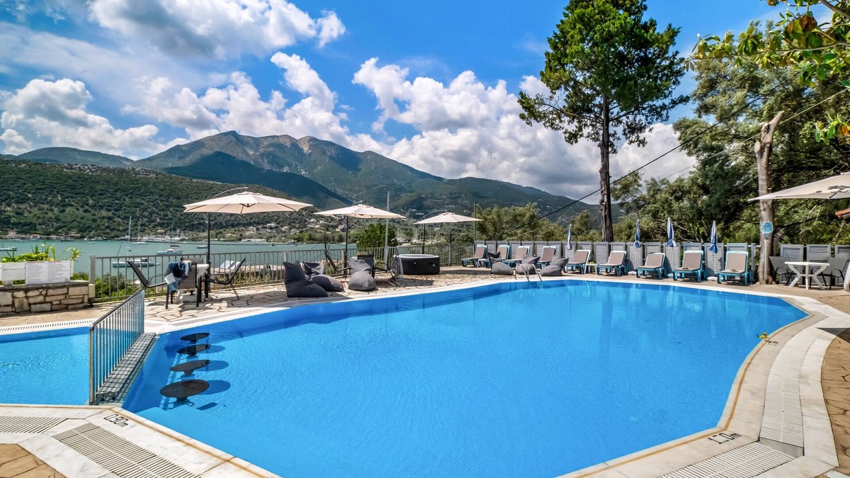 Geni Apartment | Studio Apartment 'King with Sofa Bed 4' with Mountain View, Wi-Fi and Air Conditioning
