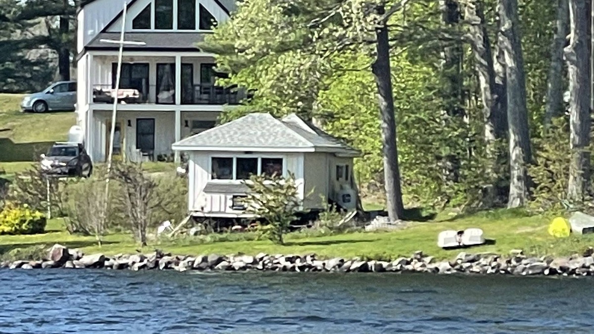 Winthrop Apartment | Studio apartment Maine Lake Cobbessee Fishing Swimining boating