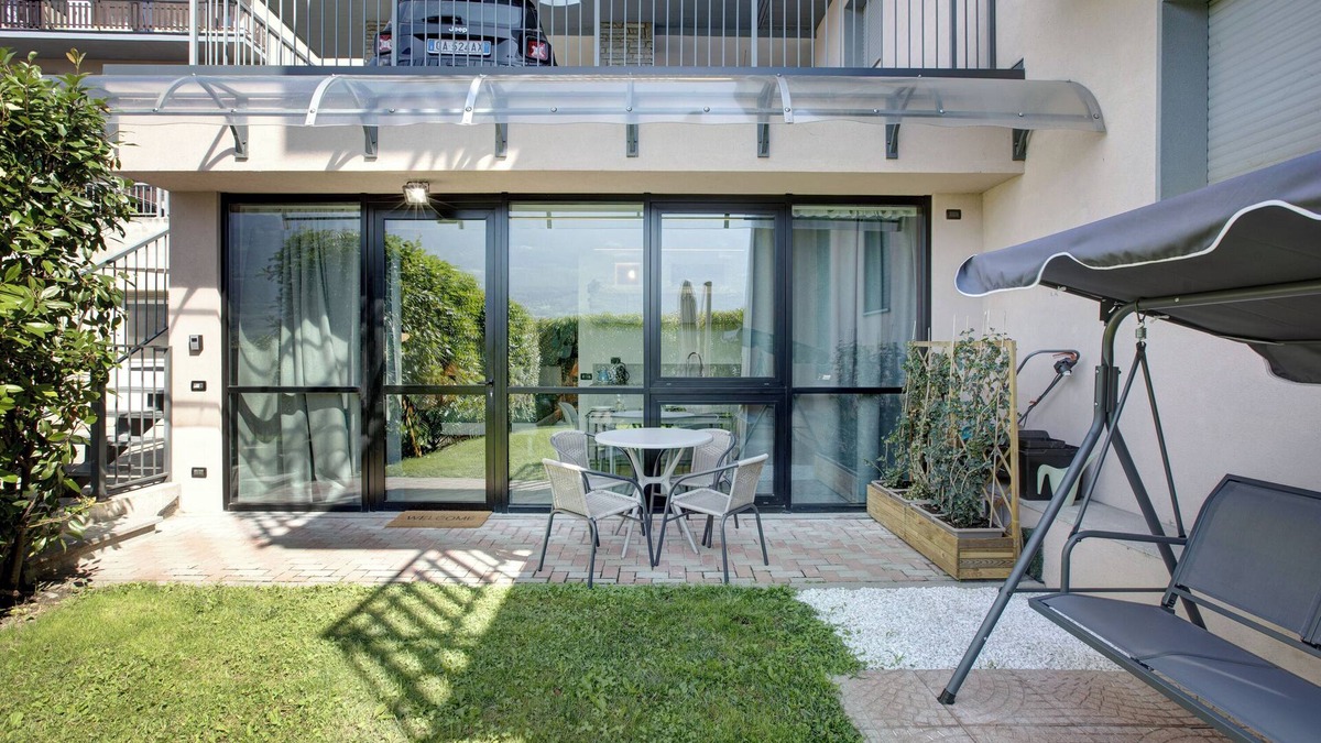 Aosta Apartment | Studio Apartment 'Maison Claire' with Mountain View, Wi-Fi and Air Conditioning