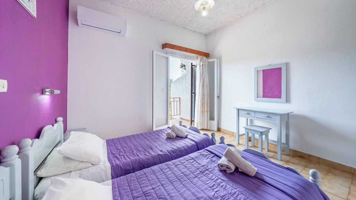 Notos Apartment | Studio Apartment 'Maltas 14' with Shared Terrace, Wi-Fi and Air Conditioning