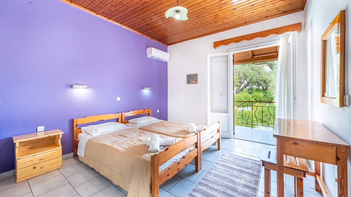 Notos Apartment | Studio Apartment 'Maltas 17' with Shared Terrace, Wi-Fi and Air Conditioning