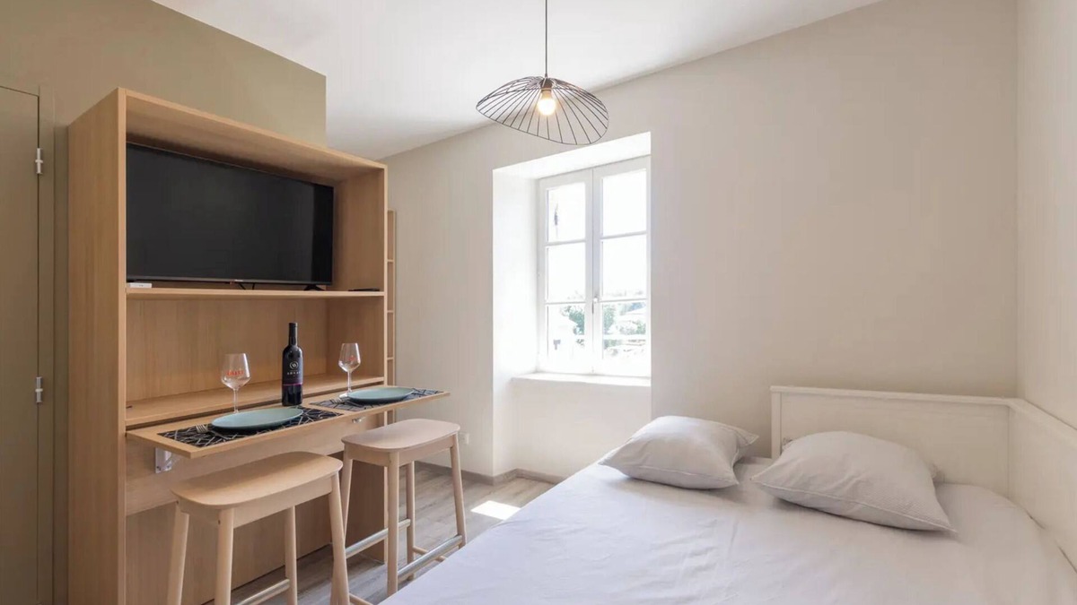 Ruoms Apartment | Studio Apartment 'Merlot' with Wi-Fi and Air Conditioning