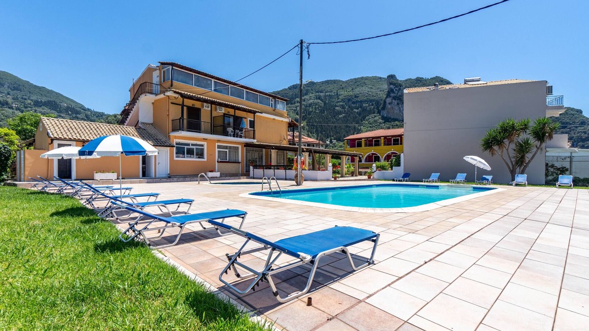 Agios Gordios Apartment | Studio Apartment 'Mires House Side Ground Floor 3' with Shared Pool, Wi-Fi and Air Conditioning