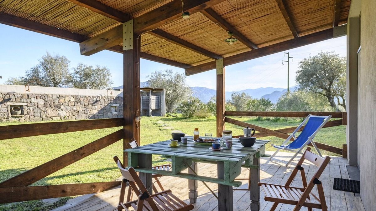 Dorgali Apartment | Studio Apartment "Naramanue 2" with Mountain View, Private Terrace & Wi-Fi