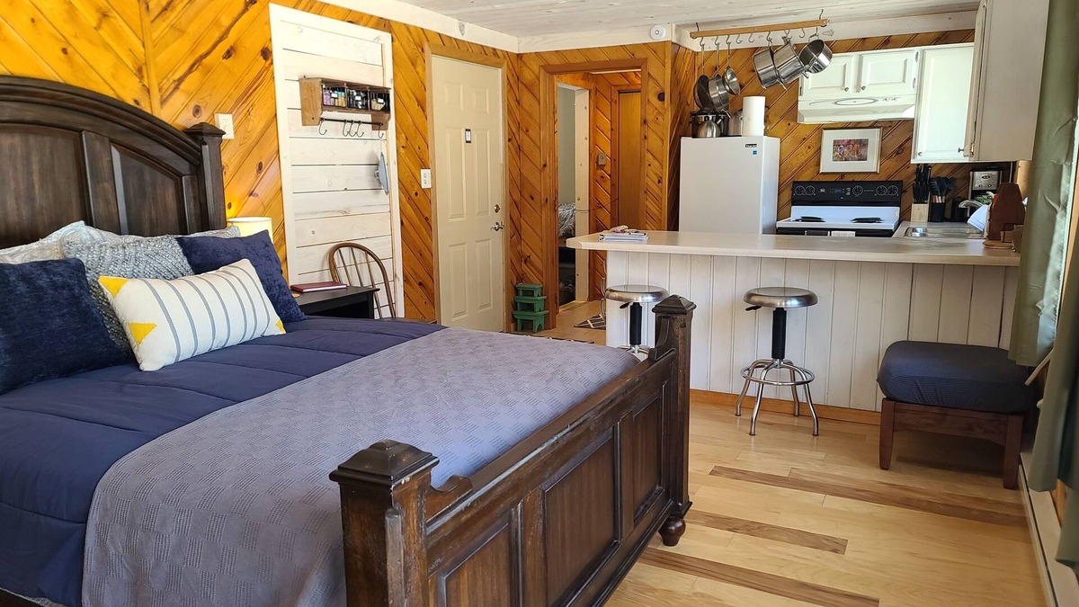 Superior Apartment | Studio Apartment on the St. Louis River