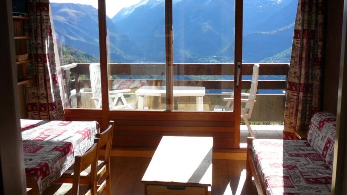 Auris Apartment | Studio Apartment 'Pathabac' with Mountain View and Balcony