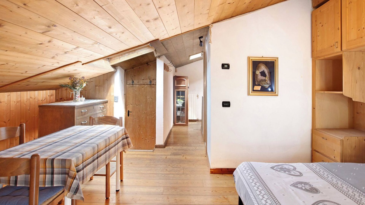 Bormio Apartment | Studio Apartment 'Premesan 2' with Mountain View and Wi-Fi