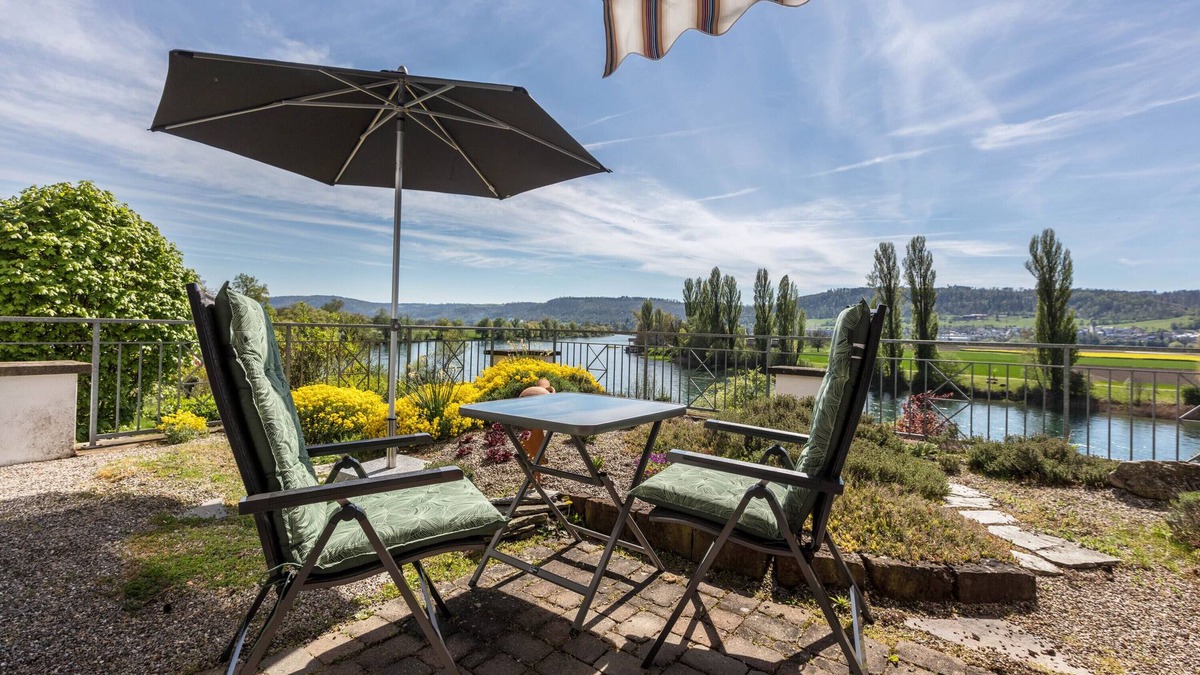 Kadelburg Apartment | Studio Apartment 'Rheinblick' with Private Terrace and Wi-Fi