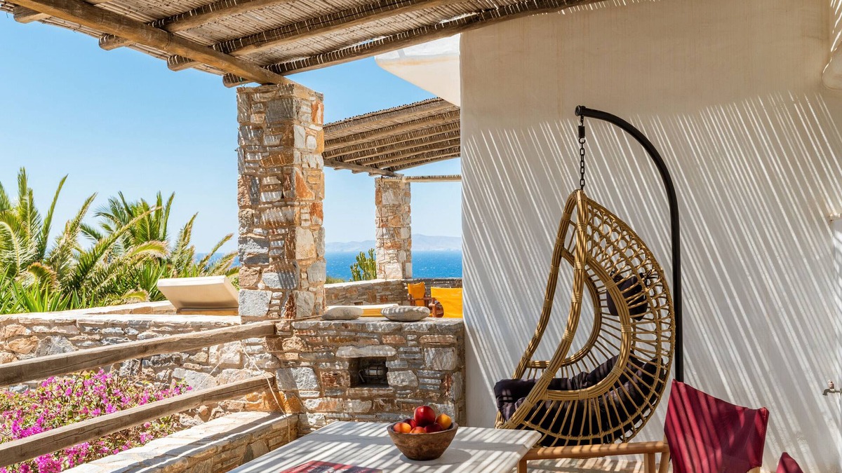 Kini Apartment | Studio Apartment 'Suite No 1' with Sea View, Wi-Fi and Air Conditioning