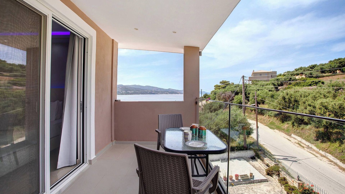 Alikanas Apartment | Studio Apartment "Villa Dionysia S8" with Shared Pool, Shared Terrace & Wi-Fi
