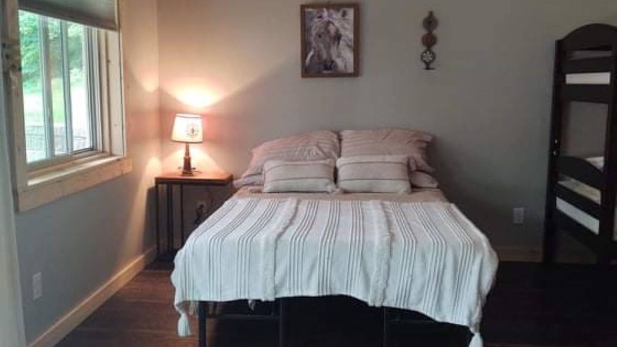 Williamsburg House | Studio Apartment with patio. Casino, Flint Fields Equestrian , State Trails.
