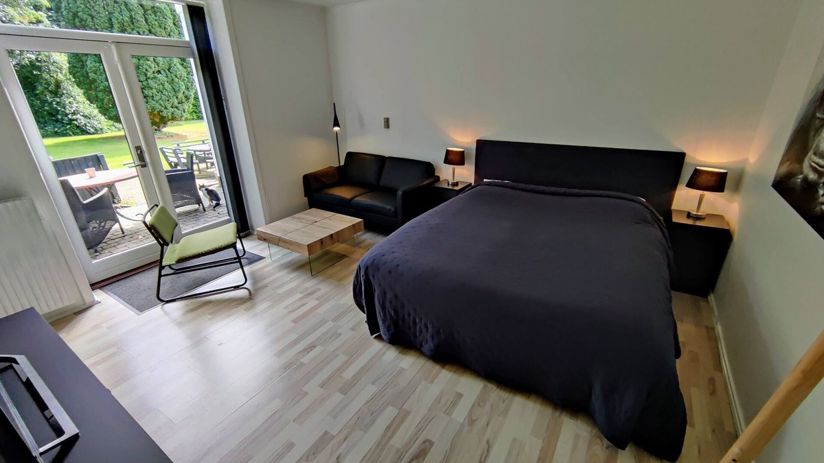Hovedgard Apartment | Studio Apartment With Private Patio - Provstegården Bed & Breakfast