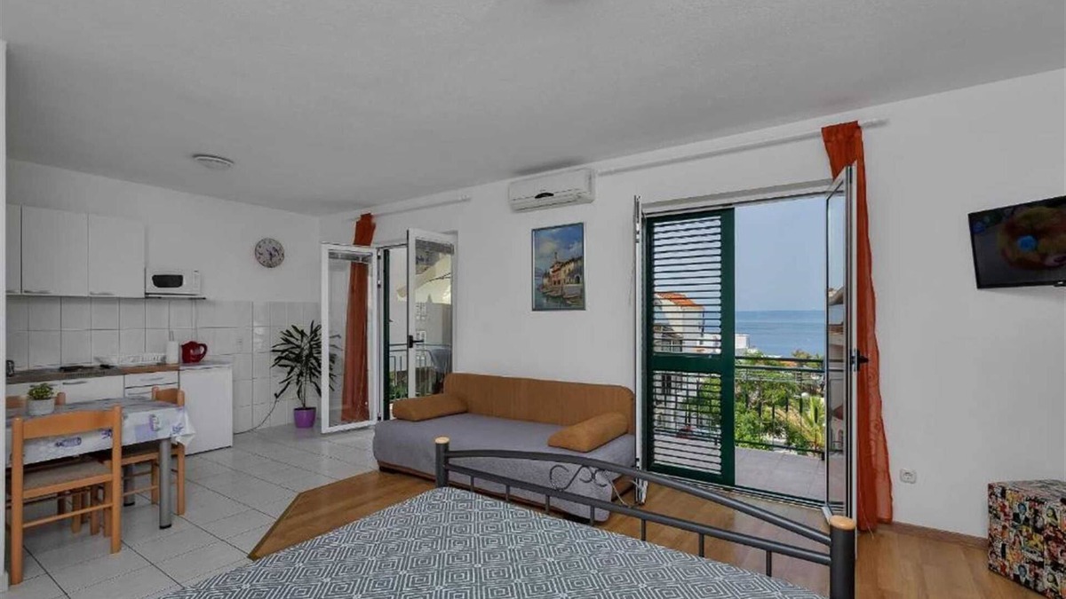 Zelenka Apartment | Studio apartment with a sea view!