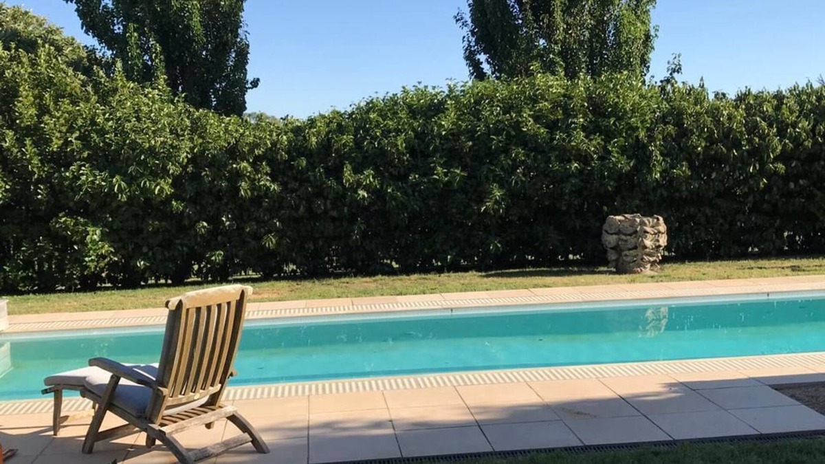 Borenore Apartment | STUDIO APT inc pool & the best of Orange close by