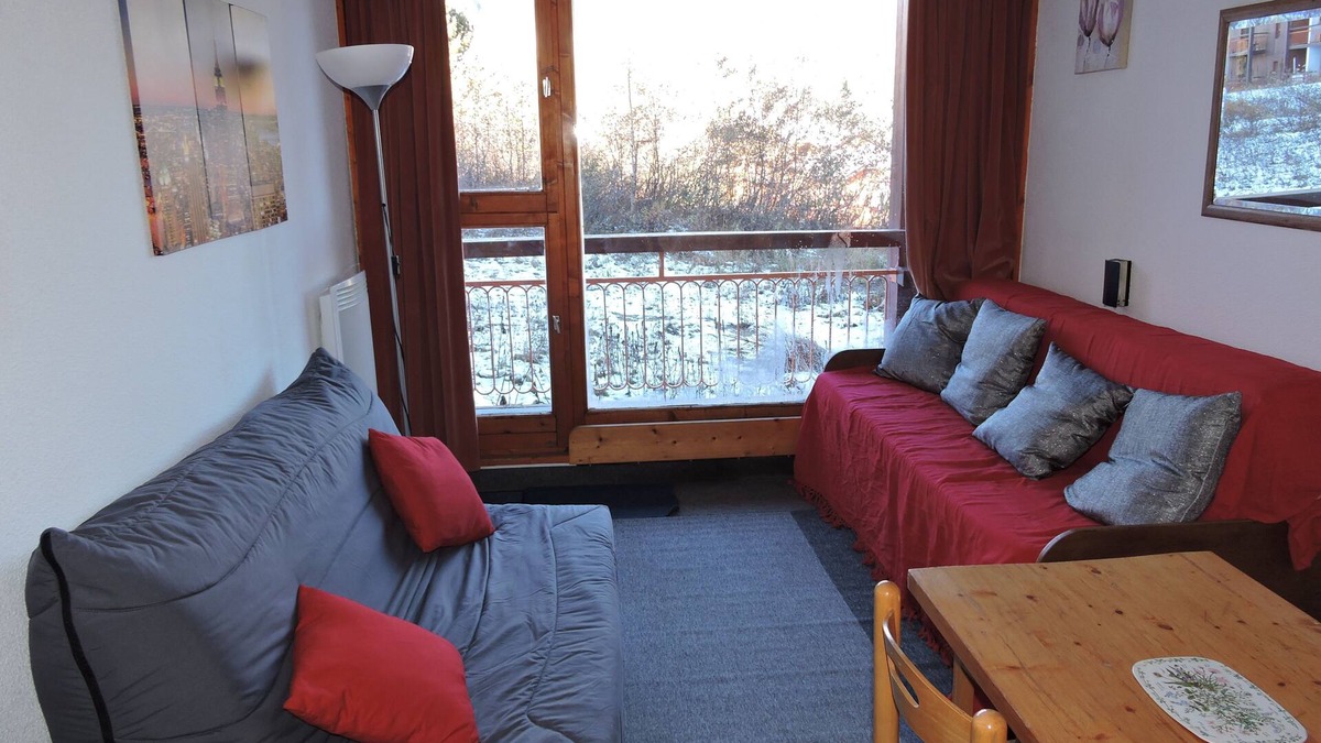 Arc-2000 Apartment | Studio Arc 2000, 4/5 persons, residence Bel Aval, Charlotte Perriand style.