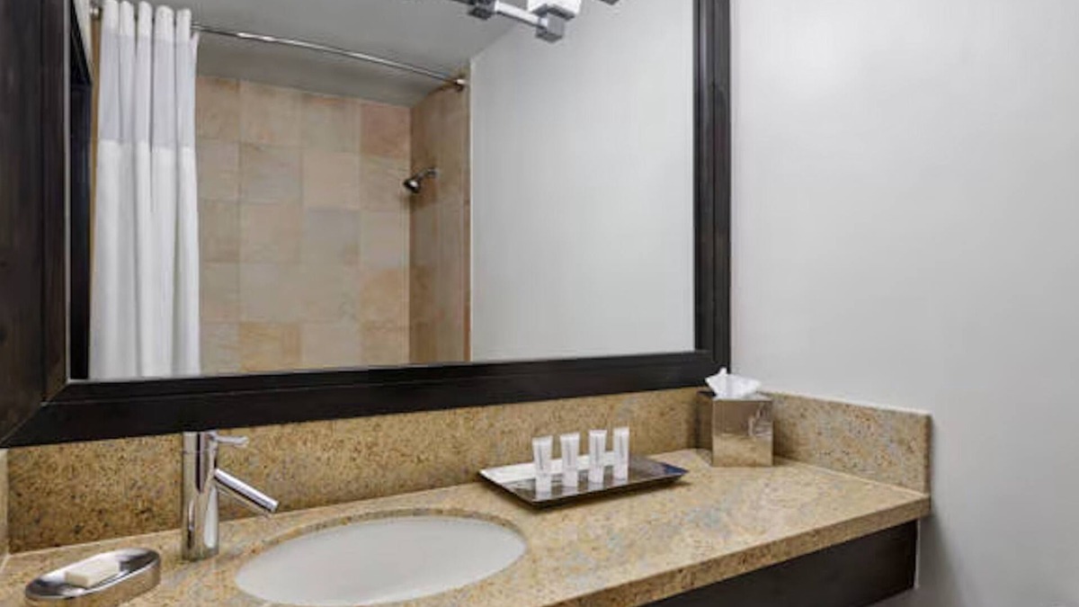 Aspen Hotel | Studio, Aspen, Pool, Hot tub, Ski-in/out Sleeps 4