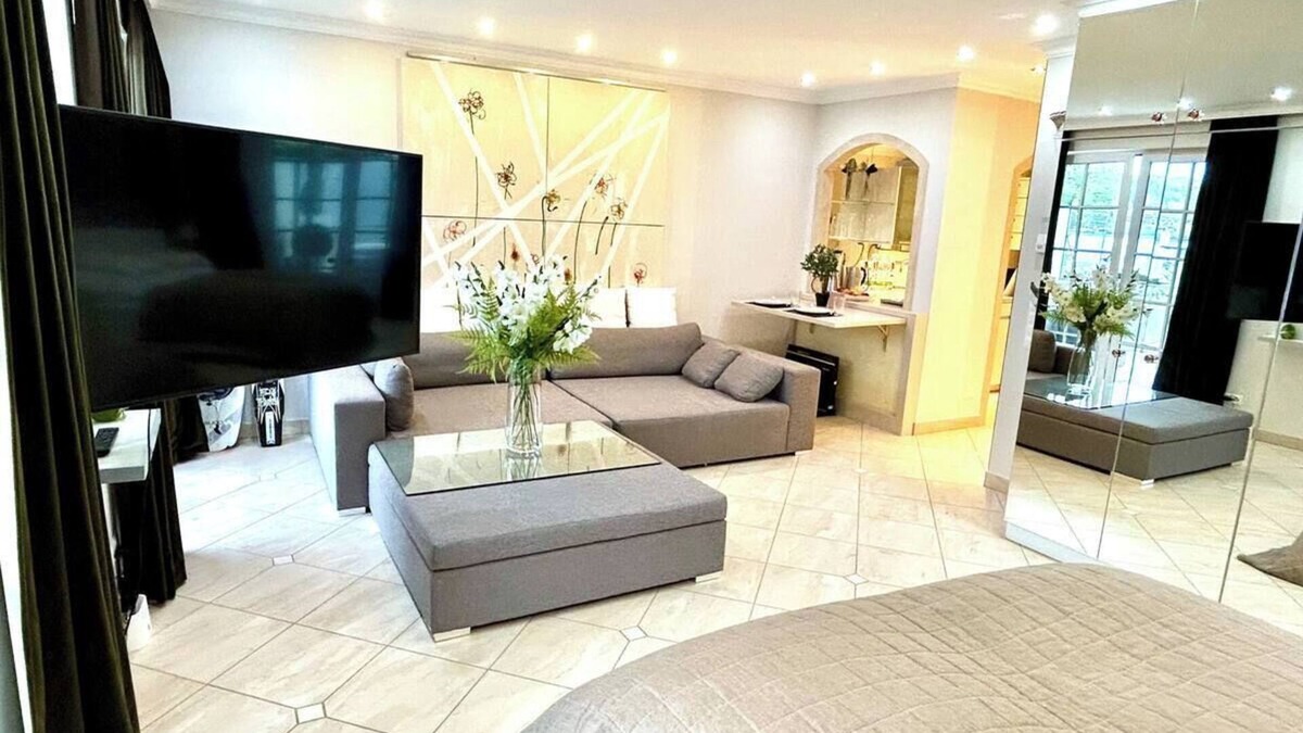 Techelsberg am Worther See Apartment | Studio Hotel apartment with direct access to lake
