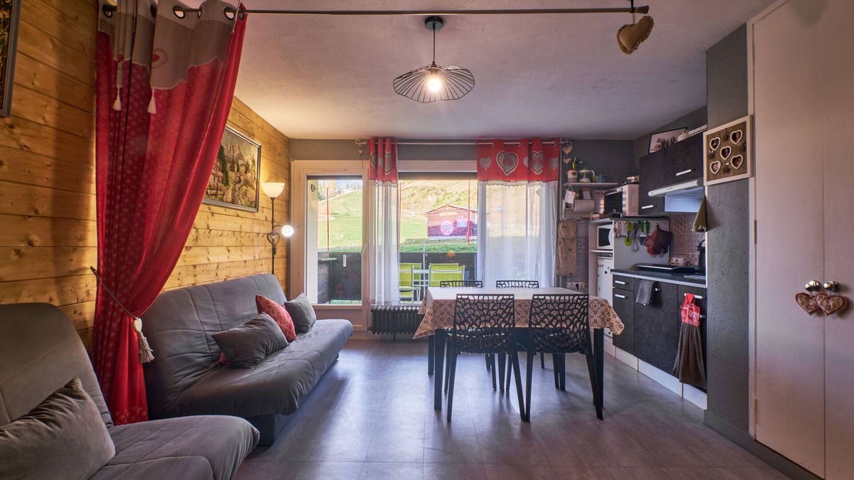Allevard Apartment | Studio 'At the Foot of the Ski Slopes Collet' with Balcony and Wi-Fi