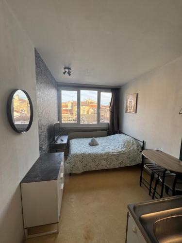 Faubourg Saint-Jacques Bed & Breakfast | Studio au coeur de Valence 25