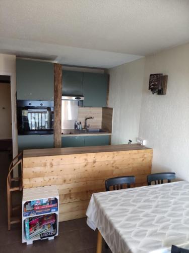 Font-Romeu-Odeillo-Via Apartment | Studio avec vue panoramique sur la montagne