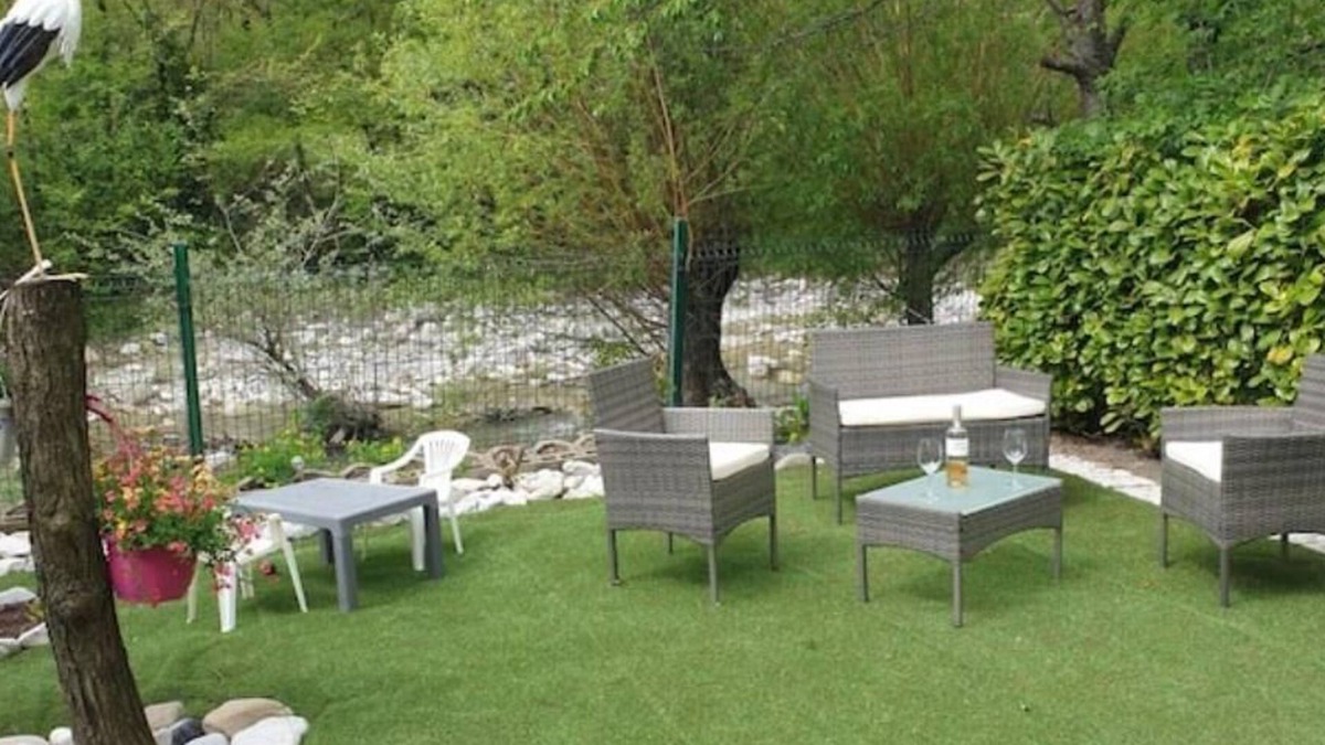 Annot Apartment | Studio Avec Jardin au Bord de la Rivière Avec Jacuzzi