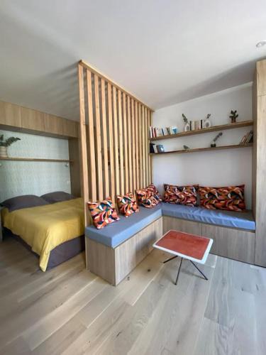 Nontron Apartment | Studio avec terrasse