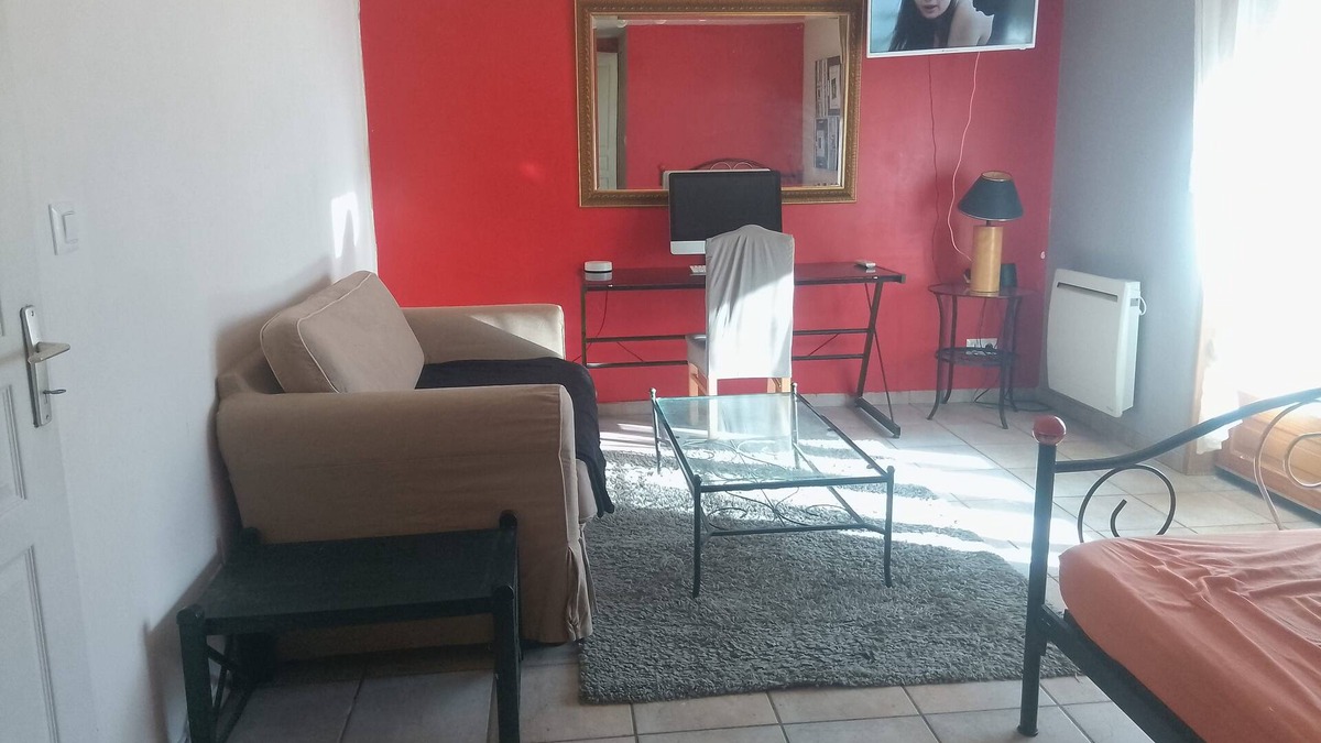 Cranves-Sales Apartment | Studio Avec Vaste Jardin