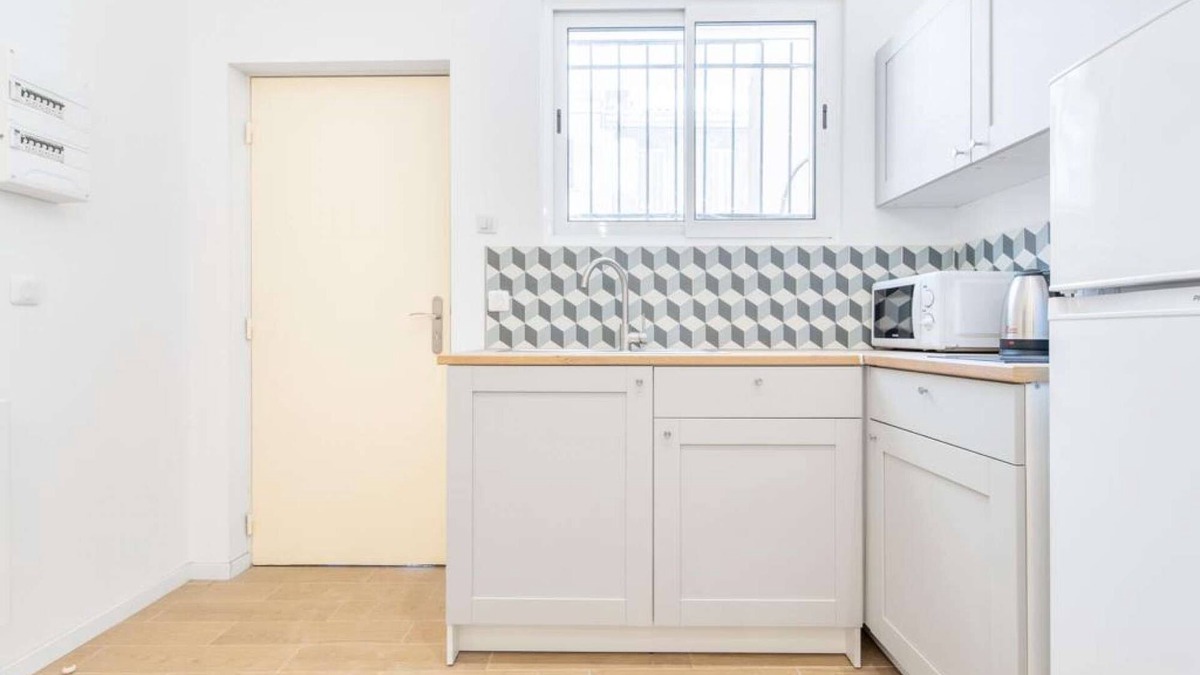 4th Arrondissement Apartment | Studio Blancarde 1