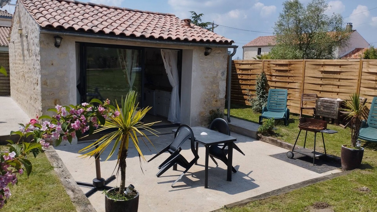Saint-Just-Luzac Apartment | Studio Bucolique 8 min from the beaches