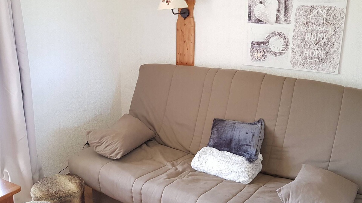 La Joue du Loup Apartment | Studio cabin for 4, terrace, parking, pets allowed