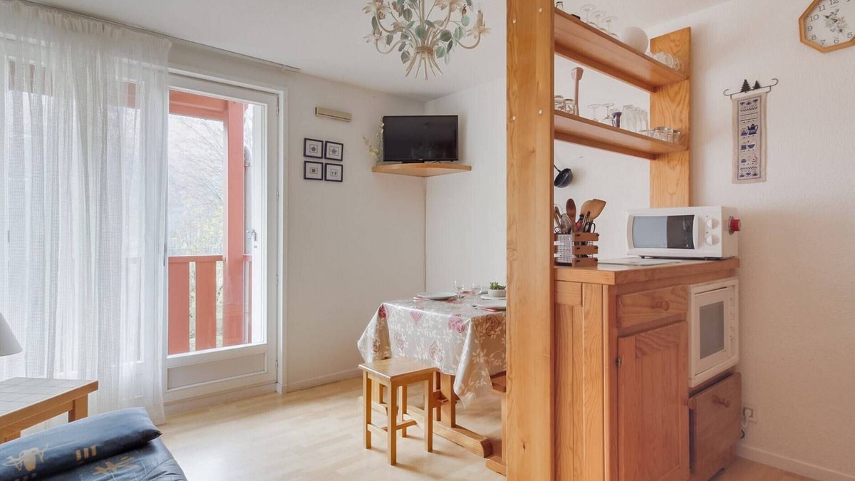 Esquieze-Sere Apartment | Studio Cabin for 6 with Balcony, Parking and Wifi - Esquièze-Sère