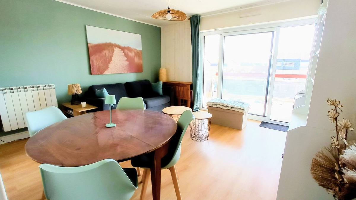 Camiers Apartment | Studio cabin, sleeps 4, on the Sainte Cécile esplanade