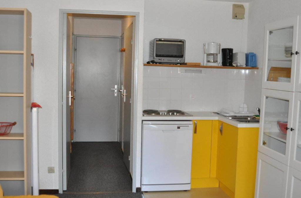 Le Pleynet Apartment | Studio cabine 4 pers, balcon, pied des pistes, ascenseur - FR-1-557A-1