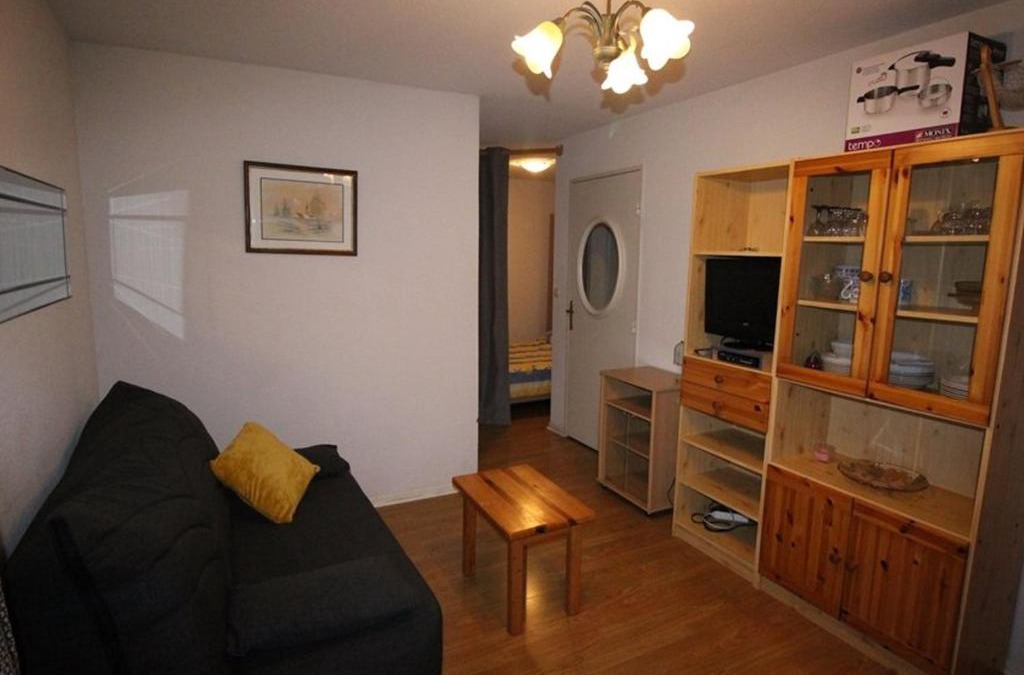 Bagneres-de-Luchon Apartment | Studio Cabine Calme, Parking, Balcon, Animaux Ok - 4 Pers. à Bagnères-de-Luchon - FR-1-313-193