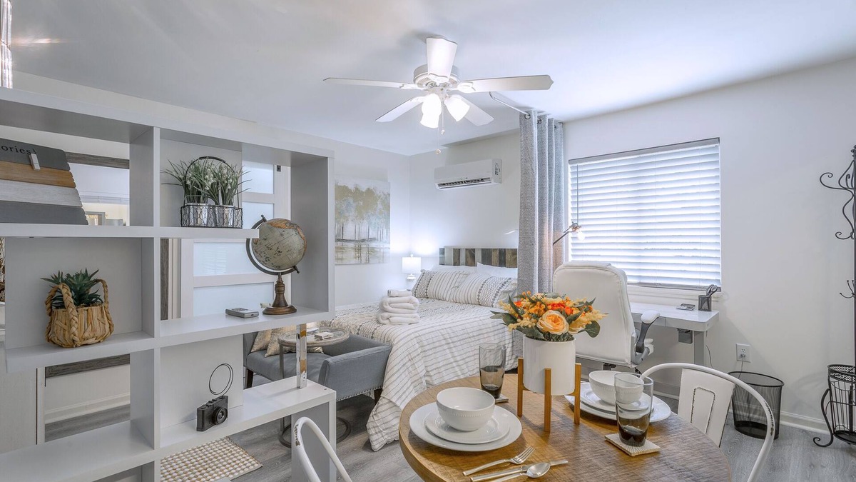 Graysville Apartment | ✤STUDIO CATALINA✤ Private Studio. Work, Eat & Sleep